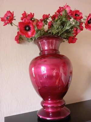 Flower vase 42 cm height and 24 cm width like new
