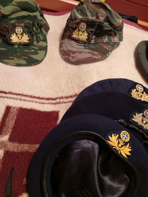 Military hats used, pilikio, berets, jockey caps and gloves