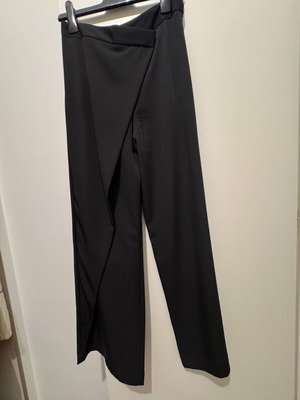 Zara Black Asymmetrical Wide-Leg Trousers like new, size S