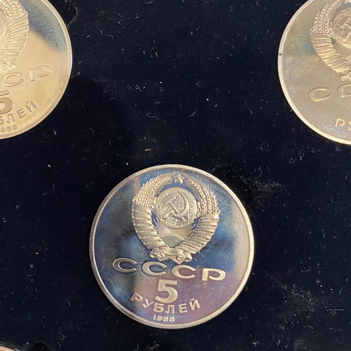 Set of 5 rubles 1988 and 1990 in case