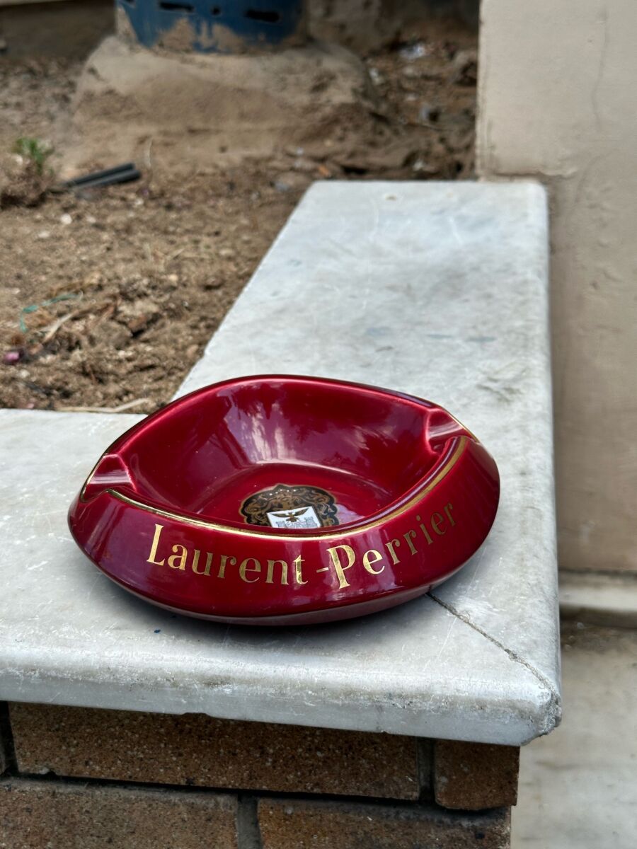 アンティーク　アッシュトレイ　Laurent-Perrier Laurent-Perrier ashtray used, red… - € 27,00 - Vendora.cy