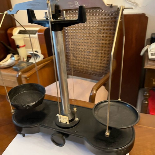 Precision scale used in good condition without weights