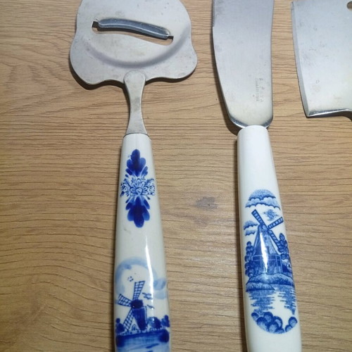 Elesva Delft Blue Cheese Serving Set, 5 pieces