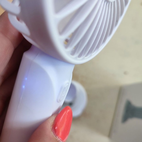 Mini fan with charging cable and phone holder, white