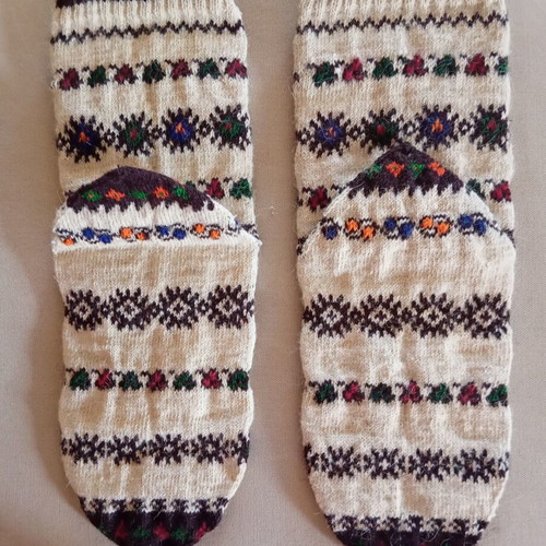 Handmade woolen kaltsounia in like new condition, length 34 cm