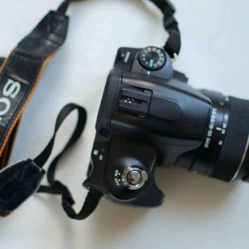 Sony Alpha A230 DSLR camera kit 18-55mm like new