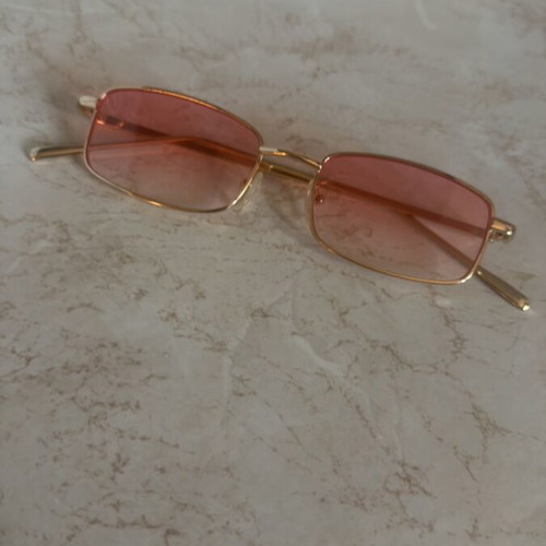 Pink sunglasses with gold frame like new