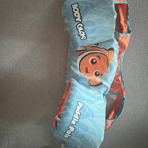 Body Glove Paddle Pals Swimming Floatie like new, kids 14-23kg