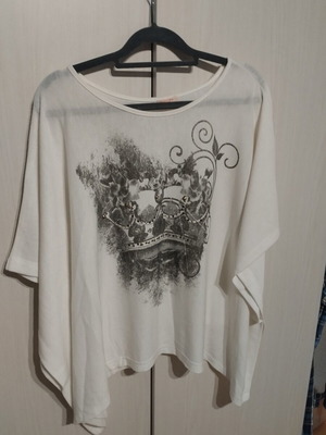 Women's blouse one size, like new, beige with design