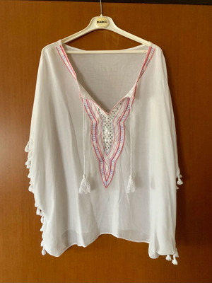 Tunic shirt with embroidery new, one size