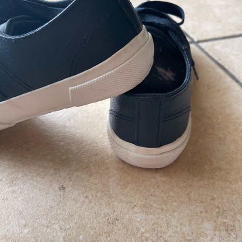 Leather sneakers Avenue navy blue like new, size 37
