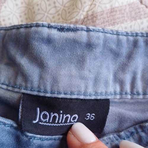 Janina denim shorts like new, size S, blue faded