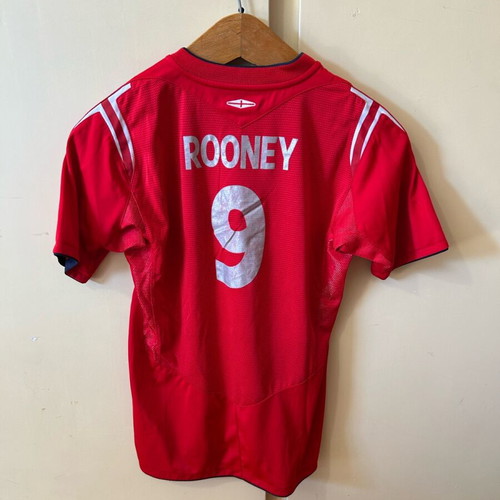 England Rooney Kit small 2004-2006 like new