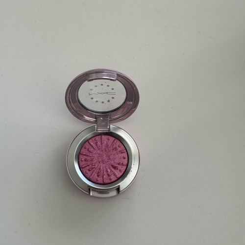 Mac eyeshadow like new, pink with glitter