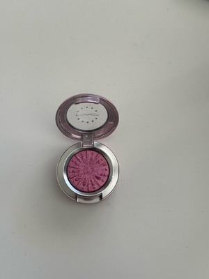 Mac eyeshadow like new, pink with glitter