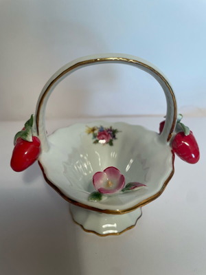 Small Limoges design porcelain basket like new, handmade decoration