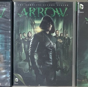 90) DVD Arrow: Σεζόν 1-3 - Η Αρχή του Μασκοφόρου Εκδικητή