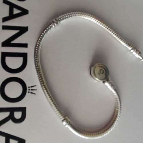 Pandora bracelet with blue zircon, size 18, new