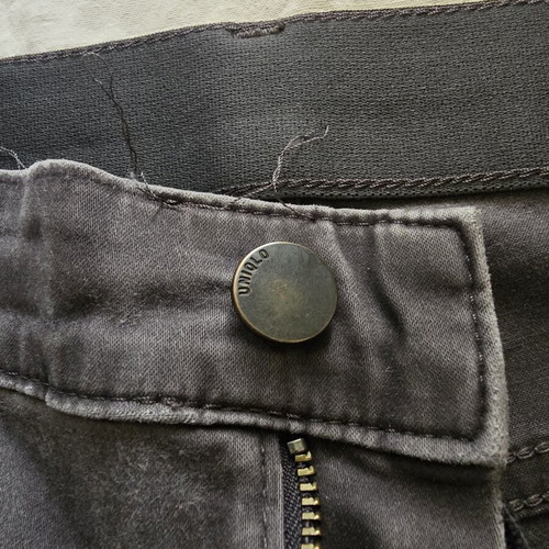 Uniqlo Grey Stretch Slim Fit Pants used, size M (W30–33)