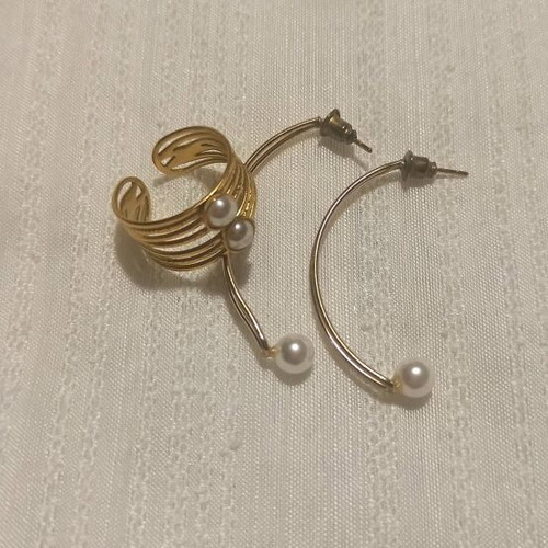 Jewelry set new, white, with earrings, ring and pendant