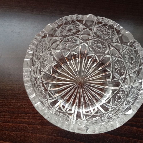 Vintage crystal bowl like new with carved designs