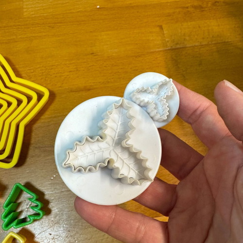 Christmas cookie cutter set like new