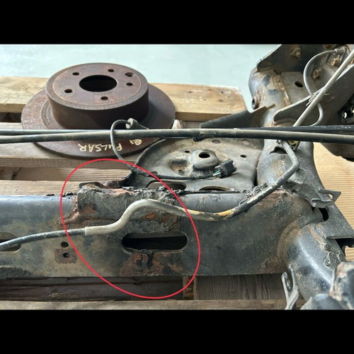 Nissan Pulsar C13 rear axle used with brake discs and calipers