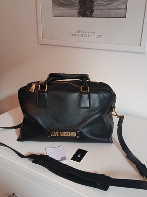 Love Moschino medium black women's bag with detachable shoulder strap
