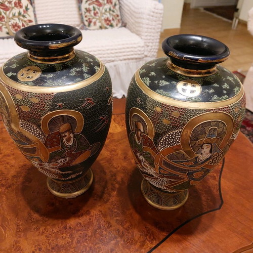 Moriage vases used, old Japan 18th century, 33 cm height, set of 2