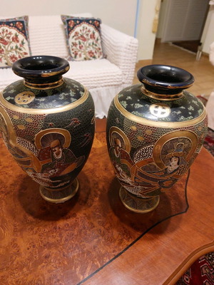 Moriage vases used, old Japan 18th century, 33 cm height, set of 2