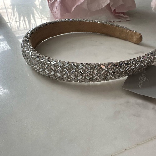 Hair accessory new, silver with tag