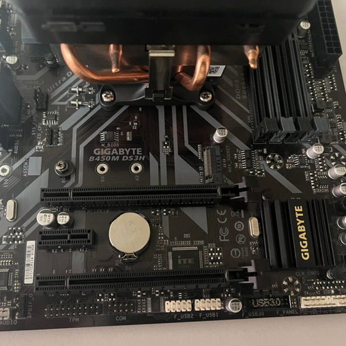 AMD Ryzen 7 2700X CPU and Gigabyte B450M DS3H motherboard