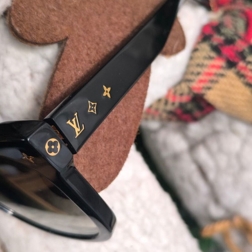 Louis Vuitton My Monogram Cat Eye sunglasses used, black
