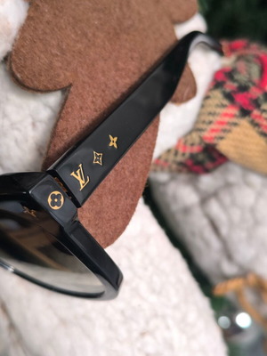 Louis Vuitton My Monogram Cat Eye sunglasses used, black