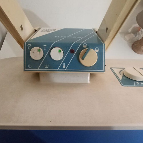 Singer Steam Press 2500 electronic ironing press used
