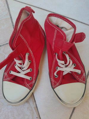 H&M athletic shoes used, size 31, red