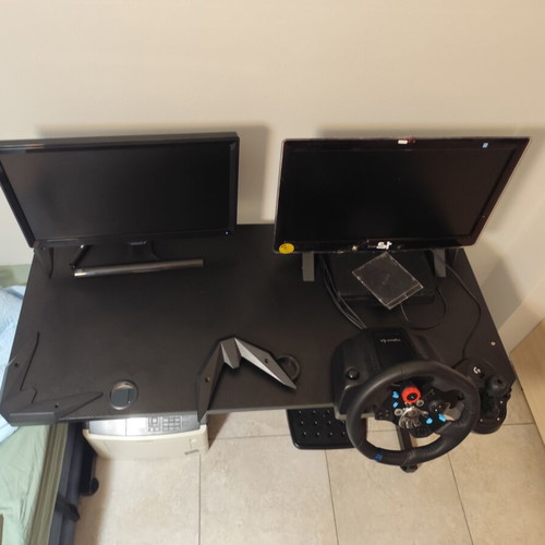 Carbon desk 120x61 used with all plastic parts