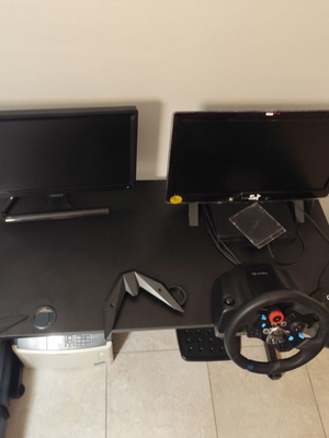 Carbon desk 120x61 used with all plastic parts