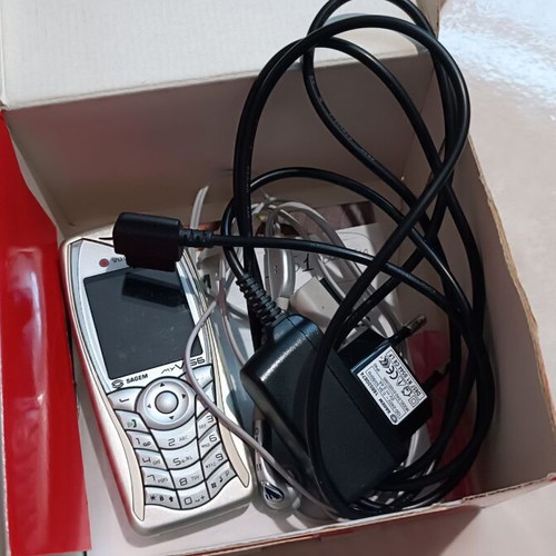 SAGEM My V-56 used with charger and hands free headset