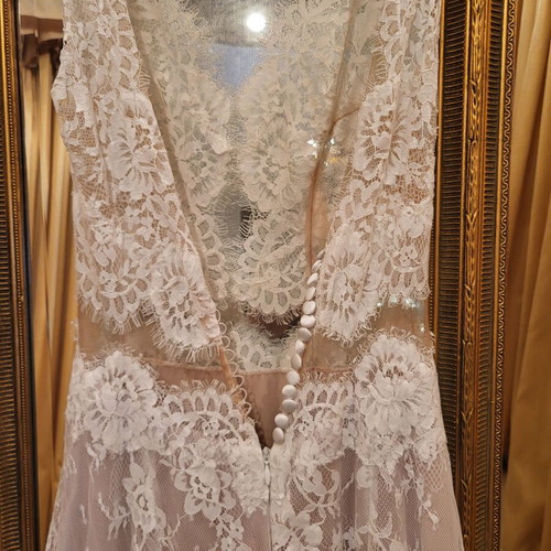 Mermaid wedding dress new with handmade lace white and beige