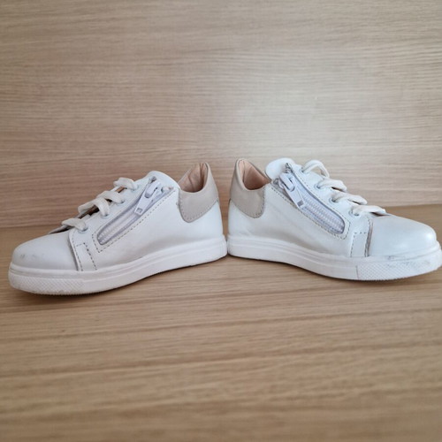 Gorgino Baptism Sneakers White size 22 like new