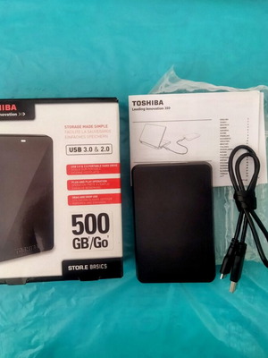 TOSHIBA STOR.E BASICS 500 GB external hard drive USB 3.0 & 2.0
