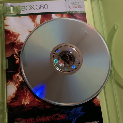 Devil May Cry 4 Xbox 360 like new, Standard Edition