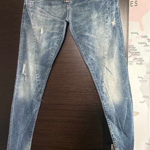 Please women's denim jeans large like new, blue