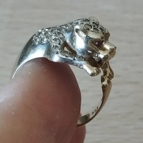 14k Yellow Gold Tiger Head Ring with Zircon Stones, Like New