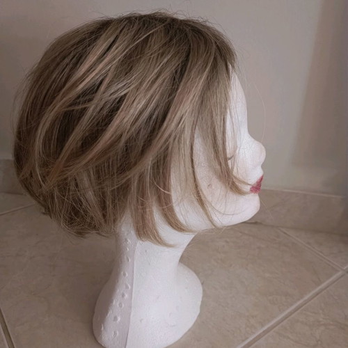 Women's wig with shampoo and conditioner