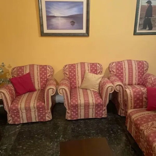 Living room furniture set with sofa and armchairs, like new