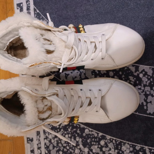 Fur-lined shoes used, size 39, white ankle boots