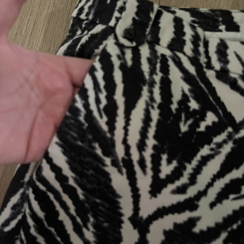 Zara black and white pants like new, lightweight fabric