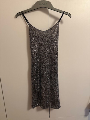 Φόρεμα με ασημένιες πούλιες ελαστικό σαν καινούργιο, μέγεθος XS